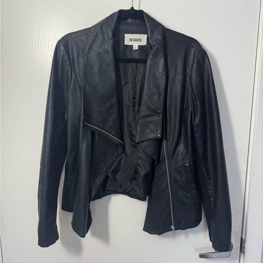 BB Dakota Sleek Black Leather Jacket